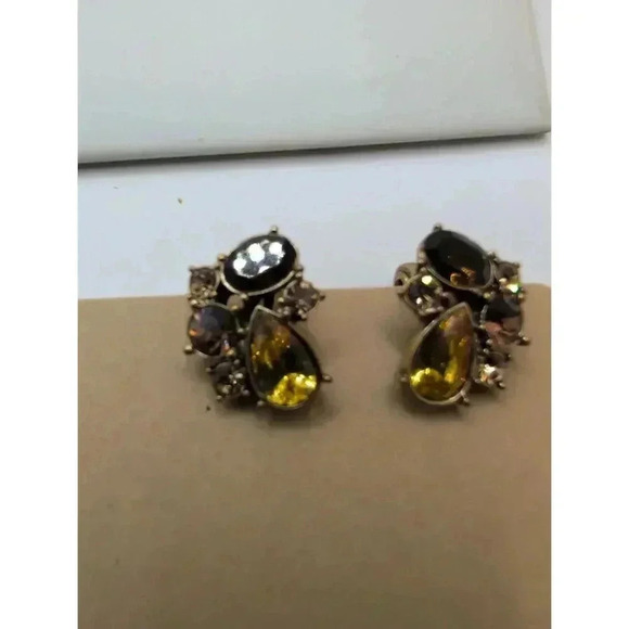 Monet Goldtone Clip On Gemstone Multicolored Cluster Earrings - Picture 5 of 6